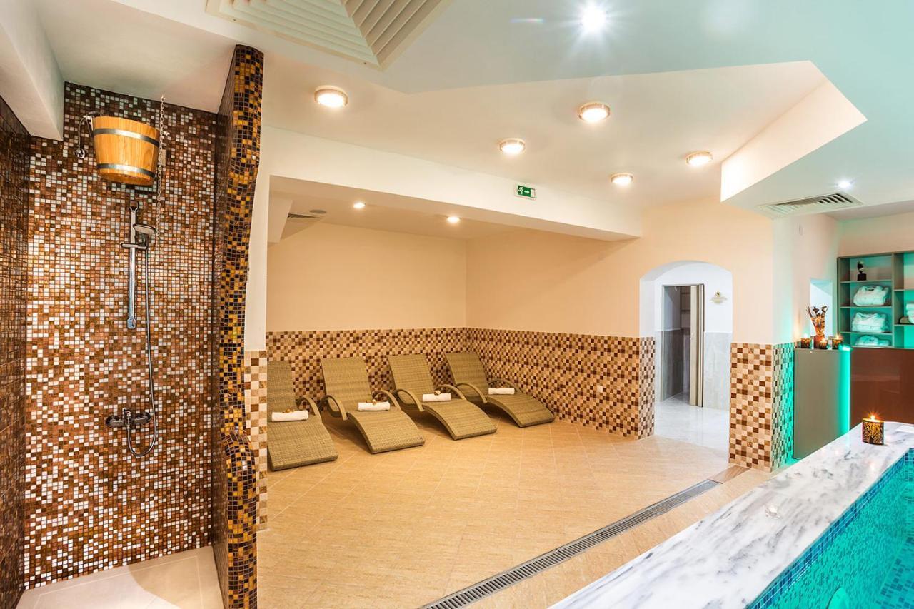 Family Hotel Romantika Velingrad Ngoại thất bức ảnh